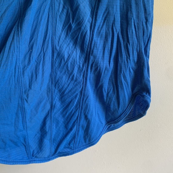 Lululemon stripe tank with bra - Picture 4 of 5